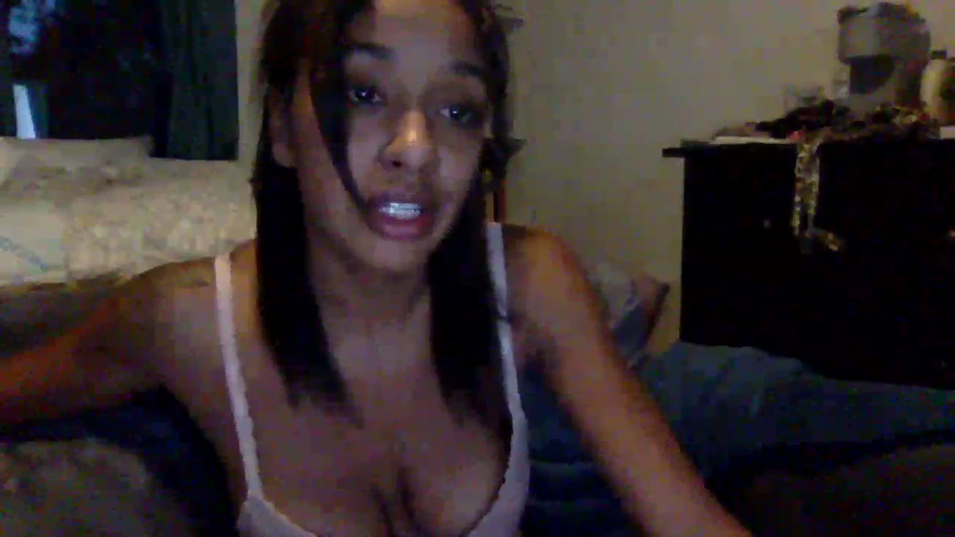 Gallery image thumbnail from jadaluv444's myfreecams stream on, 08/17/2023, 13:20 image 10 of 20