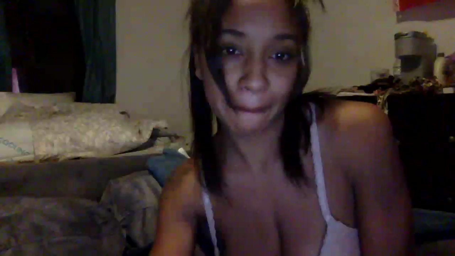 Gallery image thumbnail from jadaluv444's myfreecams stream on, 08/17/2023, 13:20 image 4 of 20