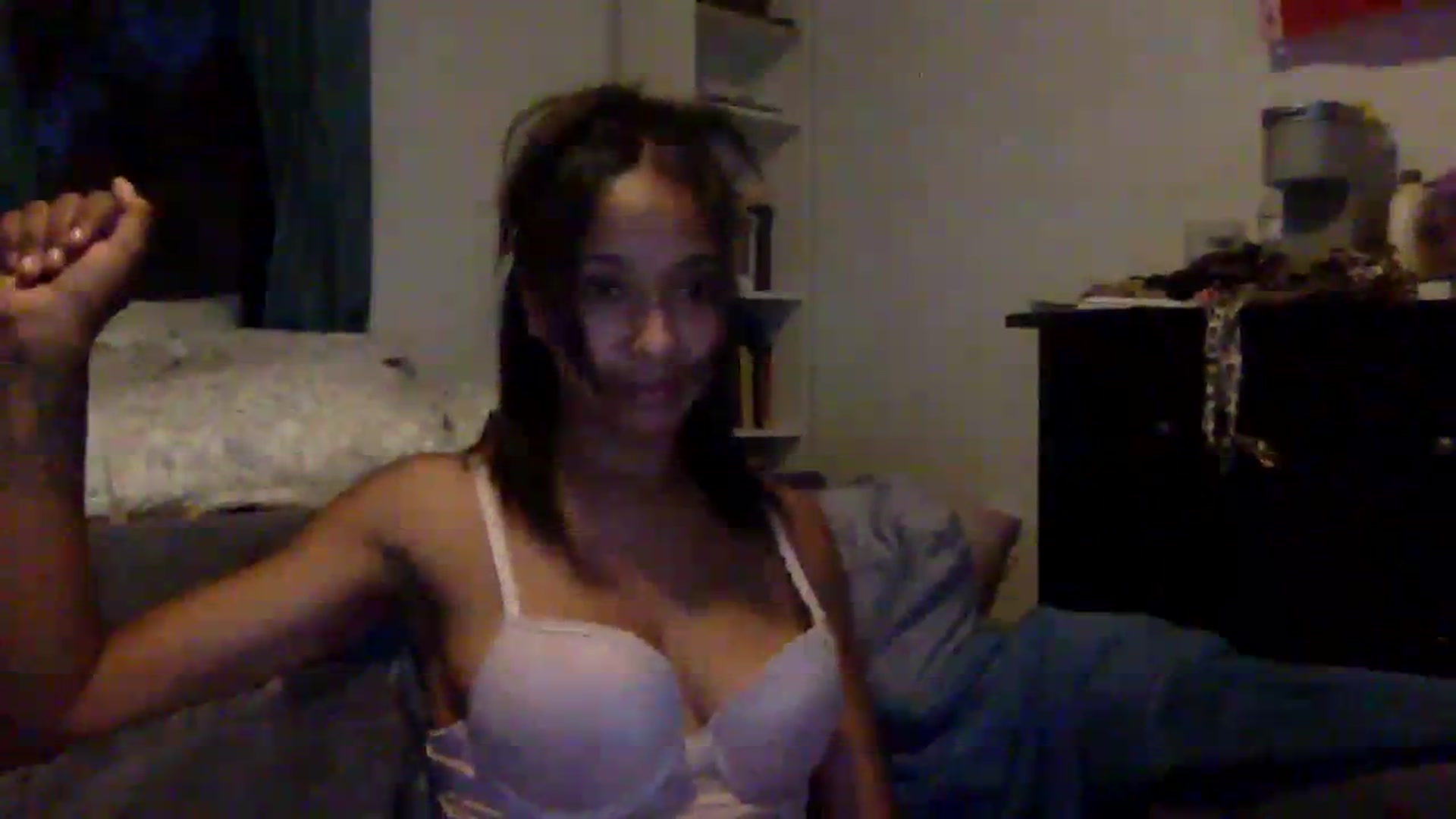 Gallery image thumbnail from jadaluv444's myfreecams stream on, 08/17/2023, 13:20 image 7 of 20