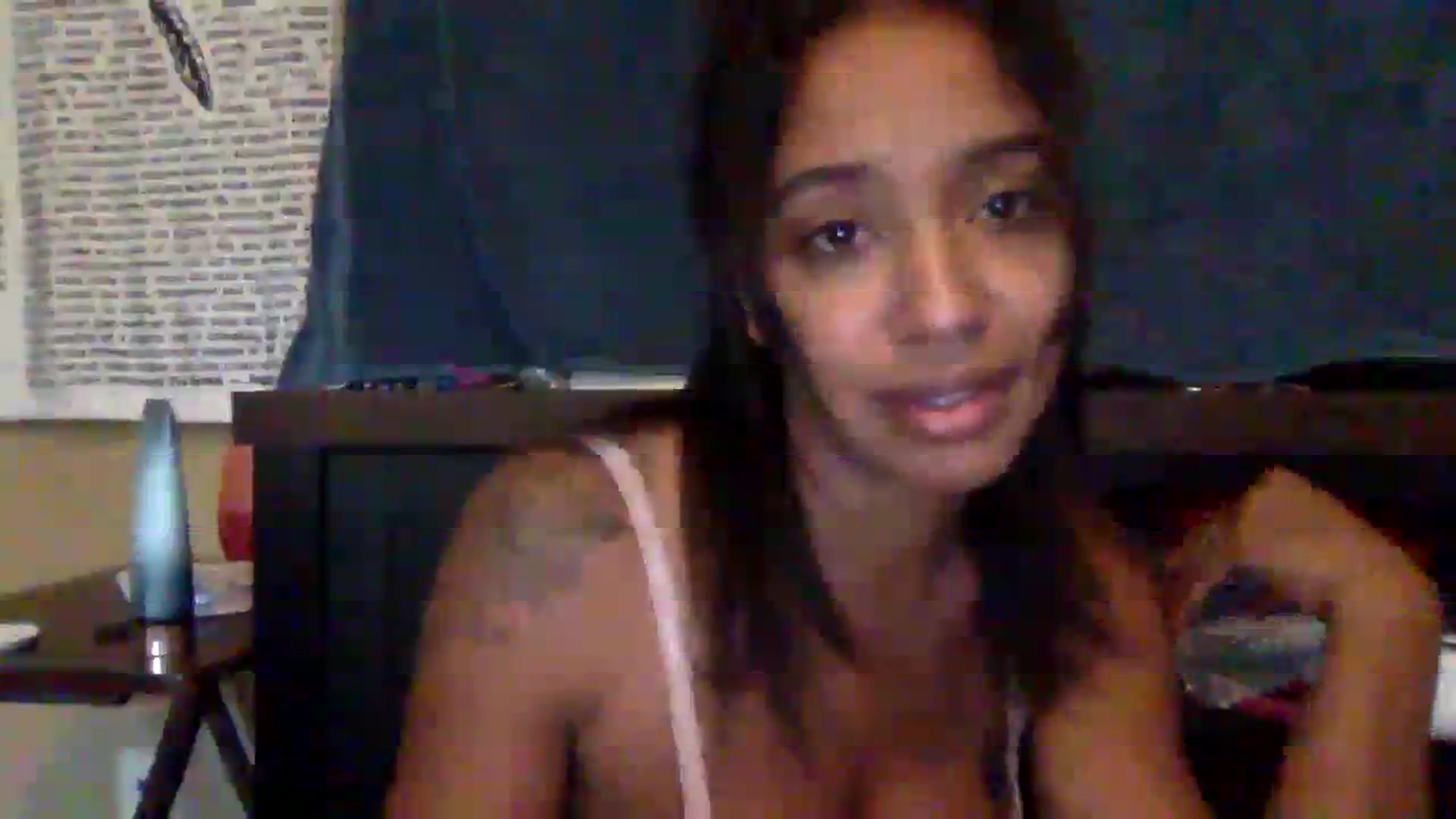 Gallery image thumbnail from jadaluv444's myfreecams stream on, 08/17/2023, 14:19 image 16 of 20
