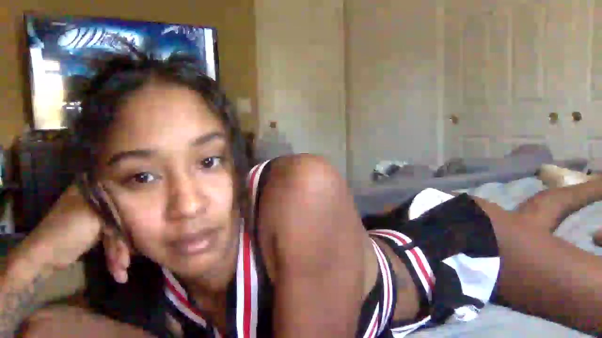 Gallery image thumbnail from jadaluv444's myfreecams stream on, 08/18/2023, 20:26 image 17 of 20