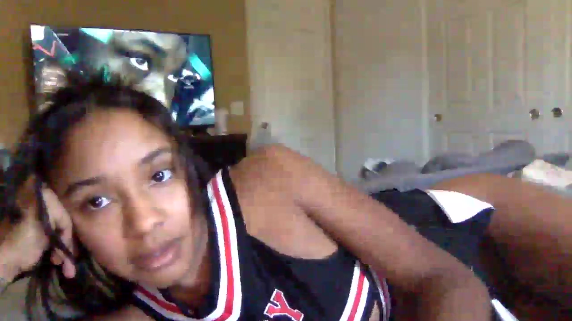 Gallery image thumbnail from jadaluv444's myfreecams stream on, 08/18/2023, 20:26 image 4 of 20