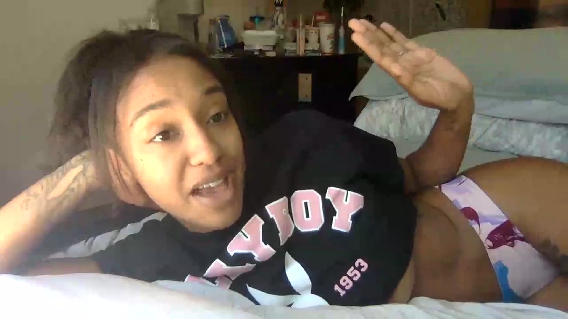 Gallery image thumbnail from jadaluv444's myfreecams stream on, 08/22/2023, 19:24 image 6 of 20