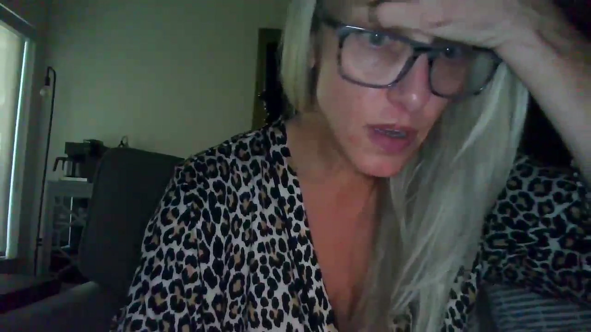 Gallery image thumbnail from jadeandpearls's myfreecams stream on, 10/09/2023, 16:37 image 4 of 20