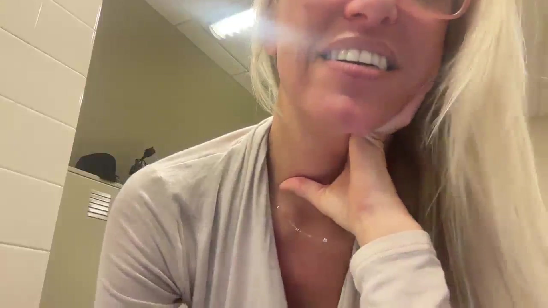 Gallery image thumbnail from jadeandpearls's myfreecams stream on, 10/24/2023, 20:56 image 2 of 20