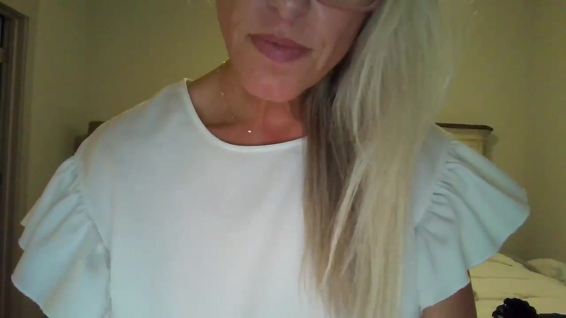 Gallery image thumbnail from jadeandpearls's myfreecams stream on, 10/26/2023, 17:45 image 10 of 20