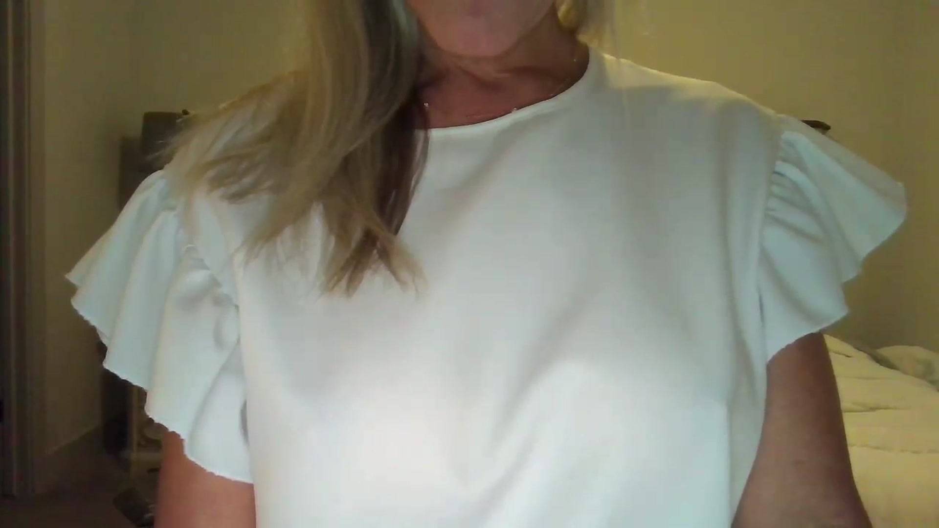 Gallery image thumbnail from jadeandpearls's myfreecams stream on, 10/26/2023, 17:45 image 2 of 20