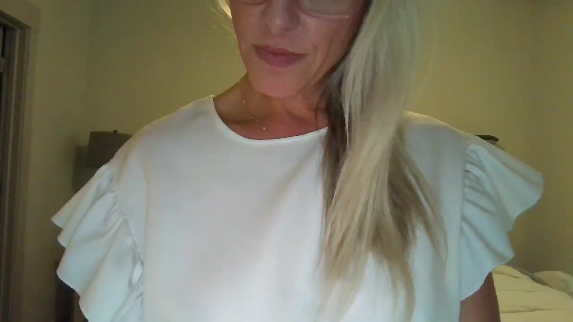 Gallery image thumbnail from jadeandpearls's myfreecams stream on, 10/26/2023, 17:45 image 5 of 20