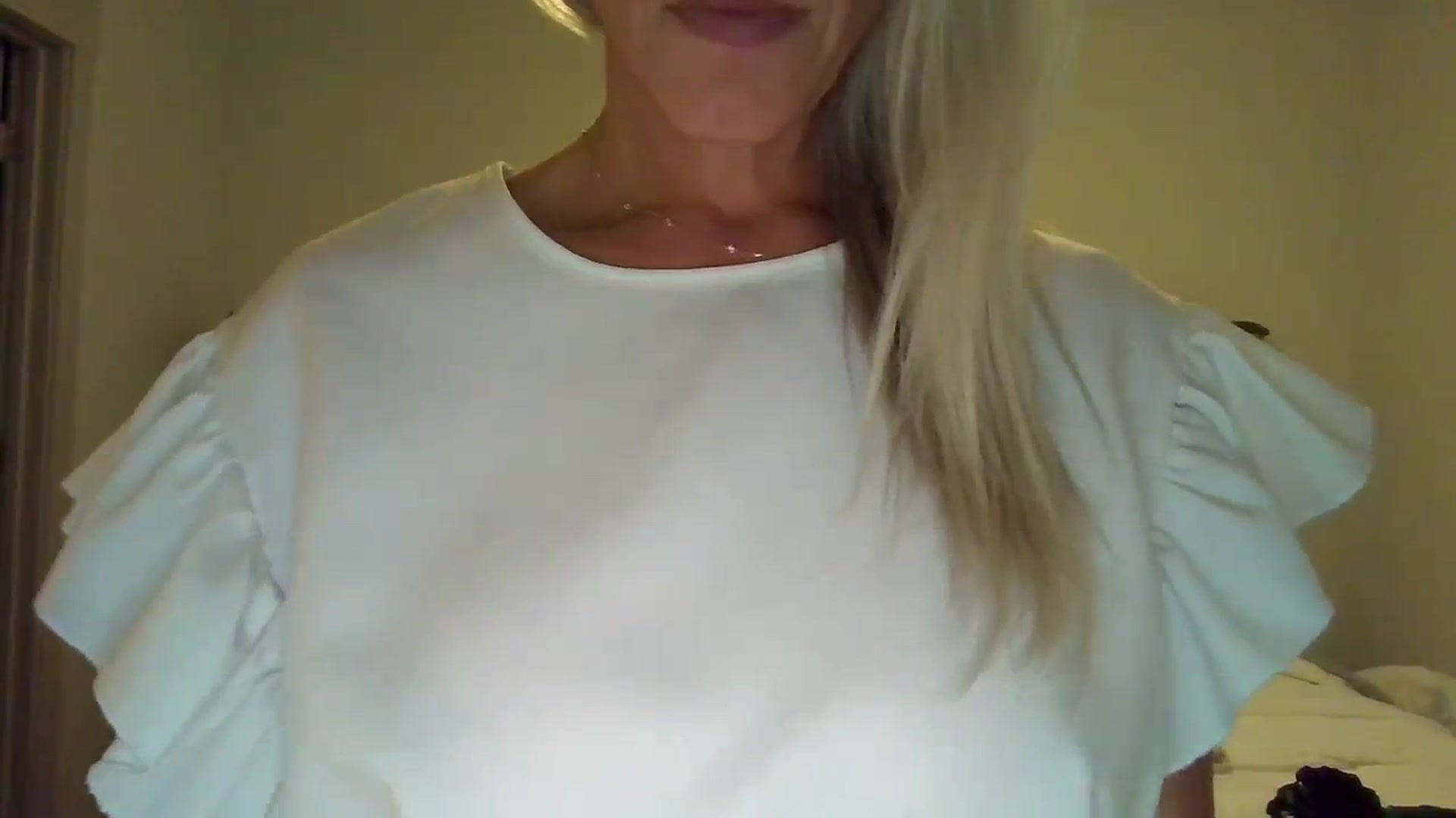 Gallery image thumbnail from jadeandpearls's myfreecams stream on, 10/26/2023, 17:45 image 12 of 20