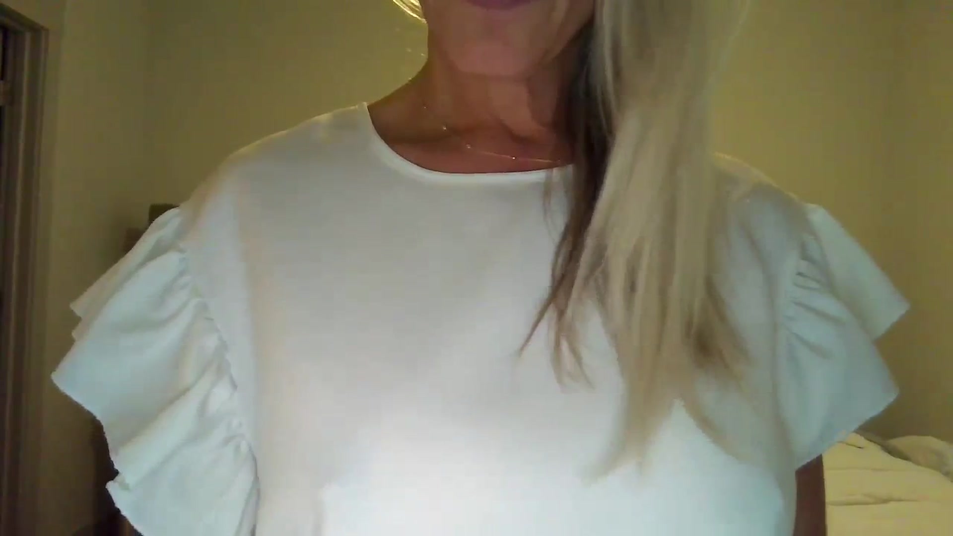 Gallery image thumbnail from jadeandpearls's myfreecams stream on, 10/26/2023, 17:45 image 9 of 20