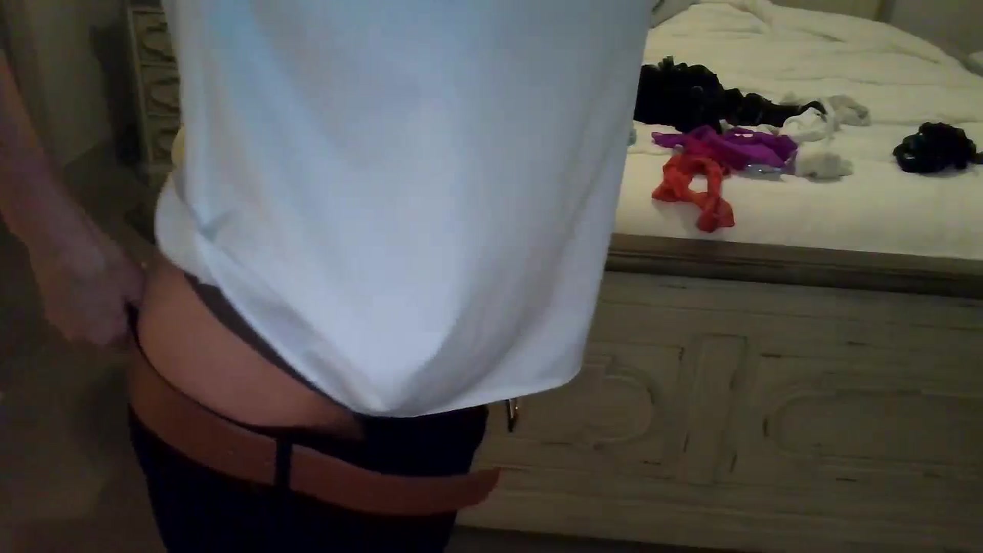Gallery image thumbnail from jadeandpearls's myfreecams stream on, 10/26/2023, 17:45 image 14 of 20
