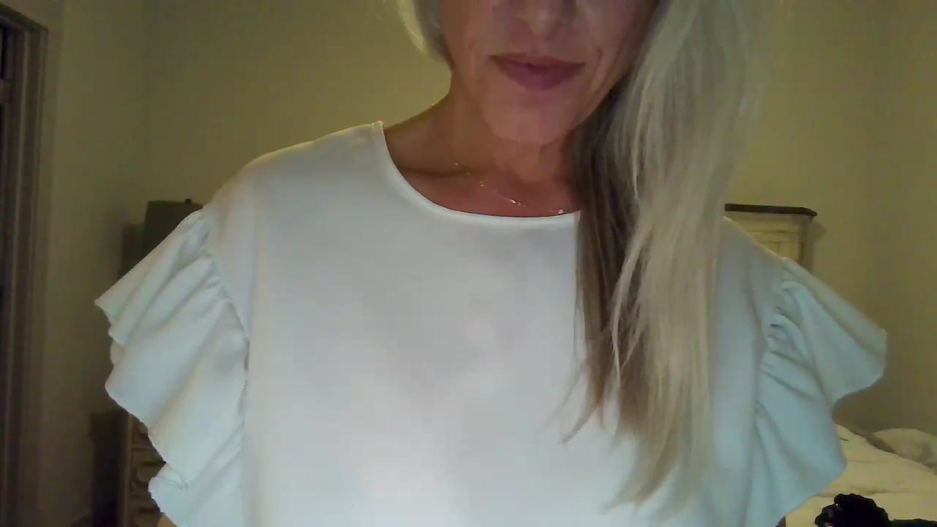 Gallery image thumbnail from jadeandpearls's myfreecams stream on, 10/26/2023, 17:45 image 13 of 20