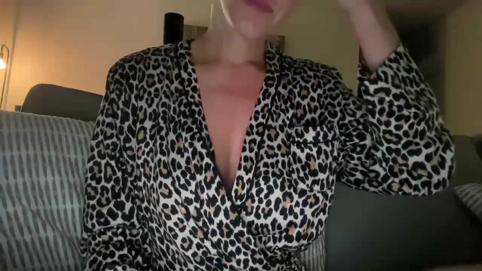 Gallery image thumbnail from jadeandpearls's myfreecams stream on, 10/29/2023, 14:05 image 6 of 20