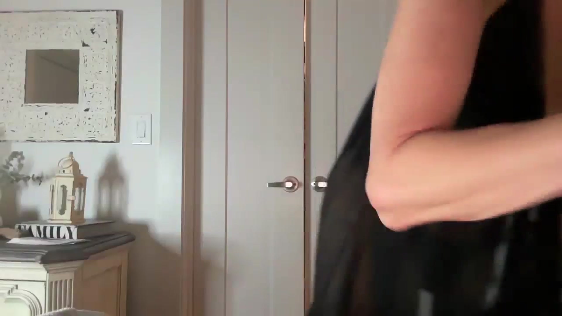 Gallery image thumbnail from jadeandpearls's myfreecams stream on, 11/20/2023, 01:50 image 11 of 20