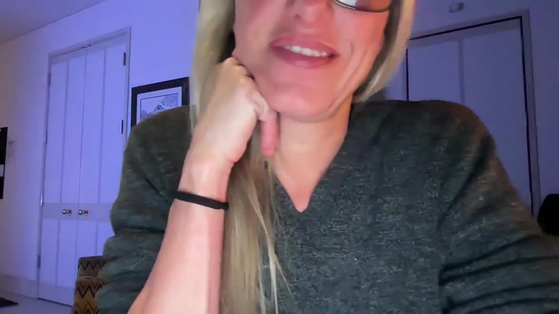 Gallery image thumbnail from jadeandpearls's myfreecams stream on, 11/26/2023, 11:07 image 8 of 20