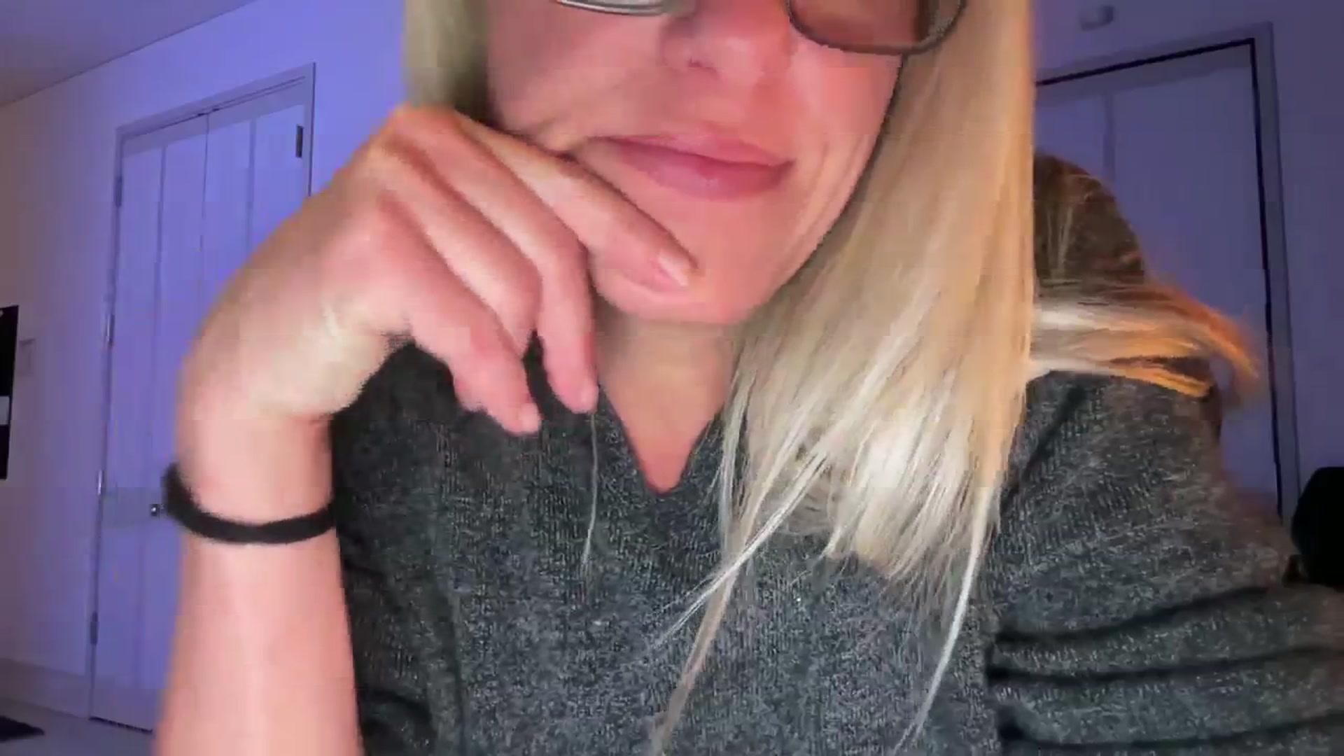 Gallery image thumbnail from jadeandpearls's myfreecams stream on, 11/26/2023, 11:07 image 14 of 20