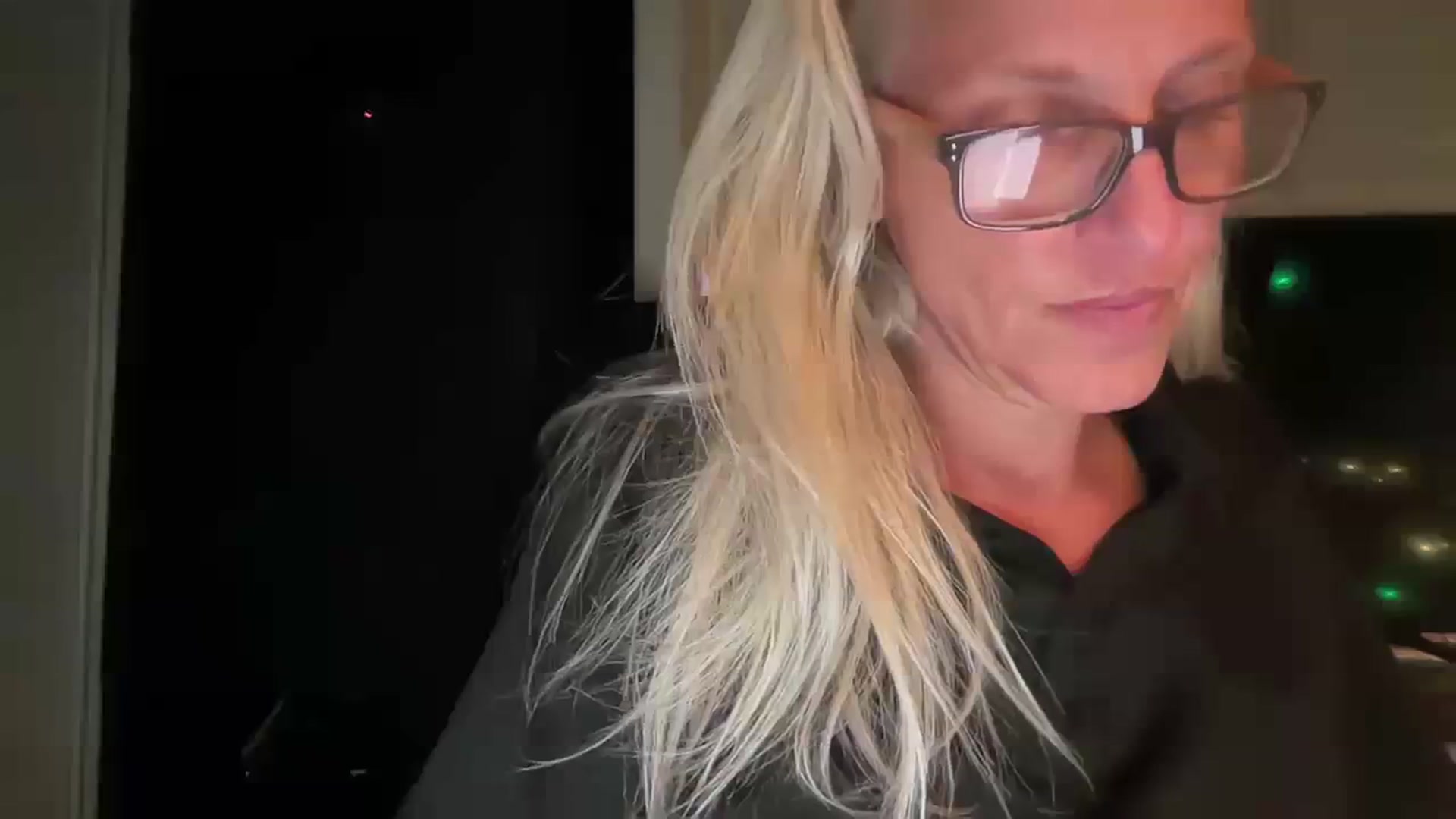 Gallery image thumbnail from jadeandpearls's myfreecams stream on, 12/09/2023, 04:33 image 11 of 20