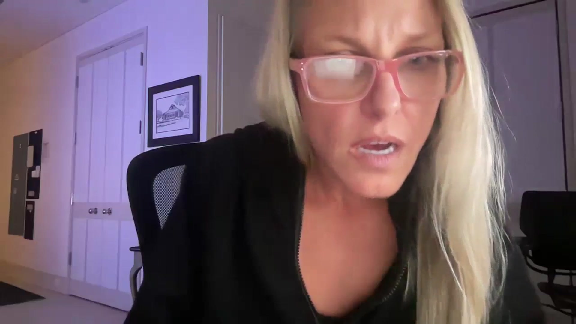 Gallery image thumbnail from jadeandpearls's myfreecams stream on, 12/17/2023, 02:25 image 8 of 20