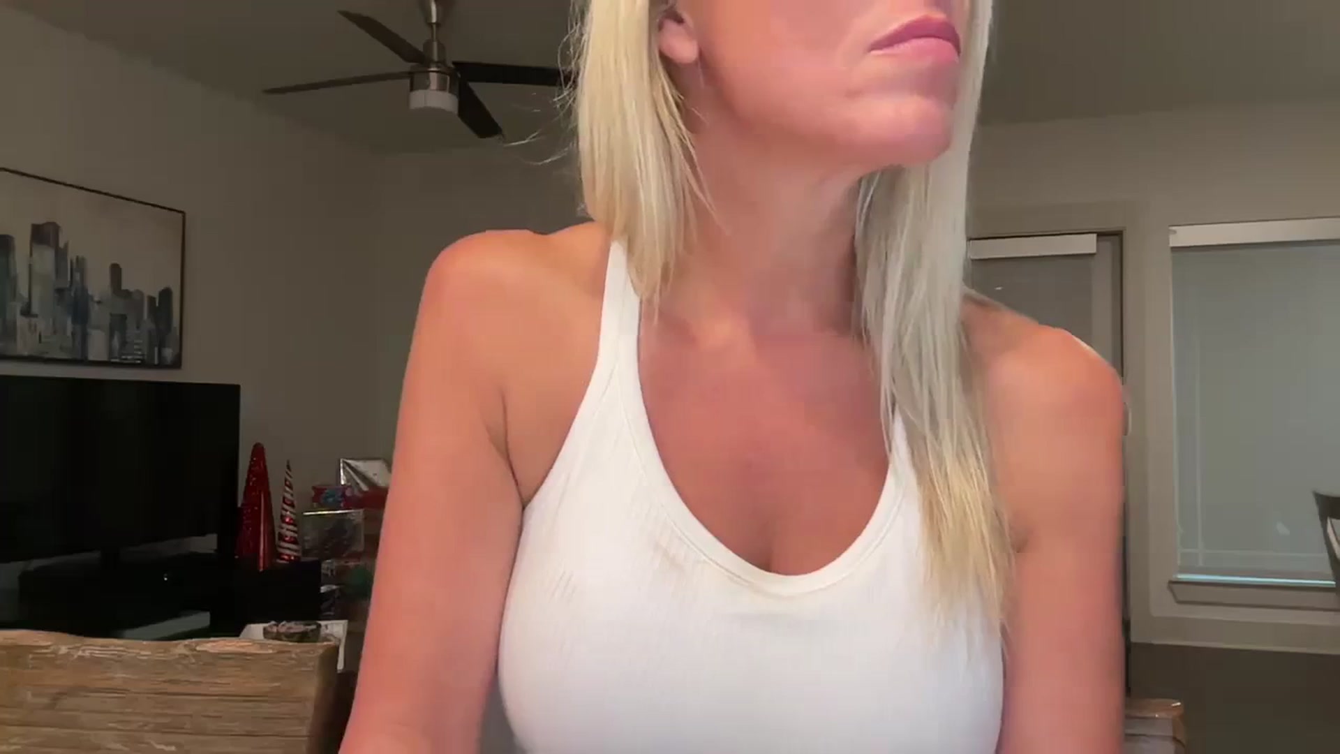 Gallery image thumbnail from jadeandpearls's myfreecams stream on, 12/22/2023, 22:48 image 6 of 20