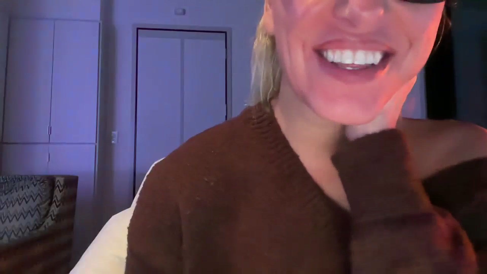 Gallery image thumbnail from jadeandpearls's myfreecams stream on, 01/07/2024, 04:06 image 15 of 20