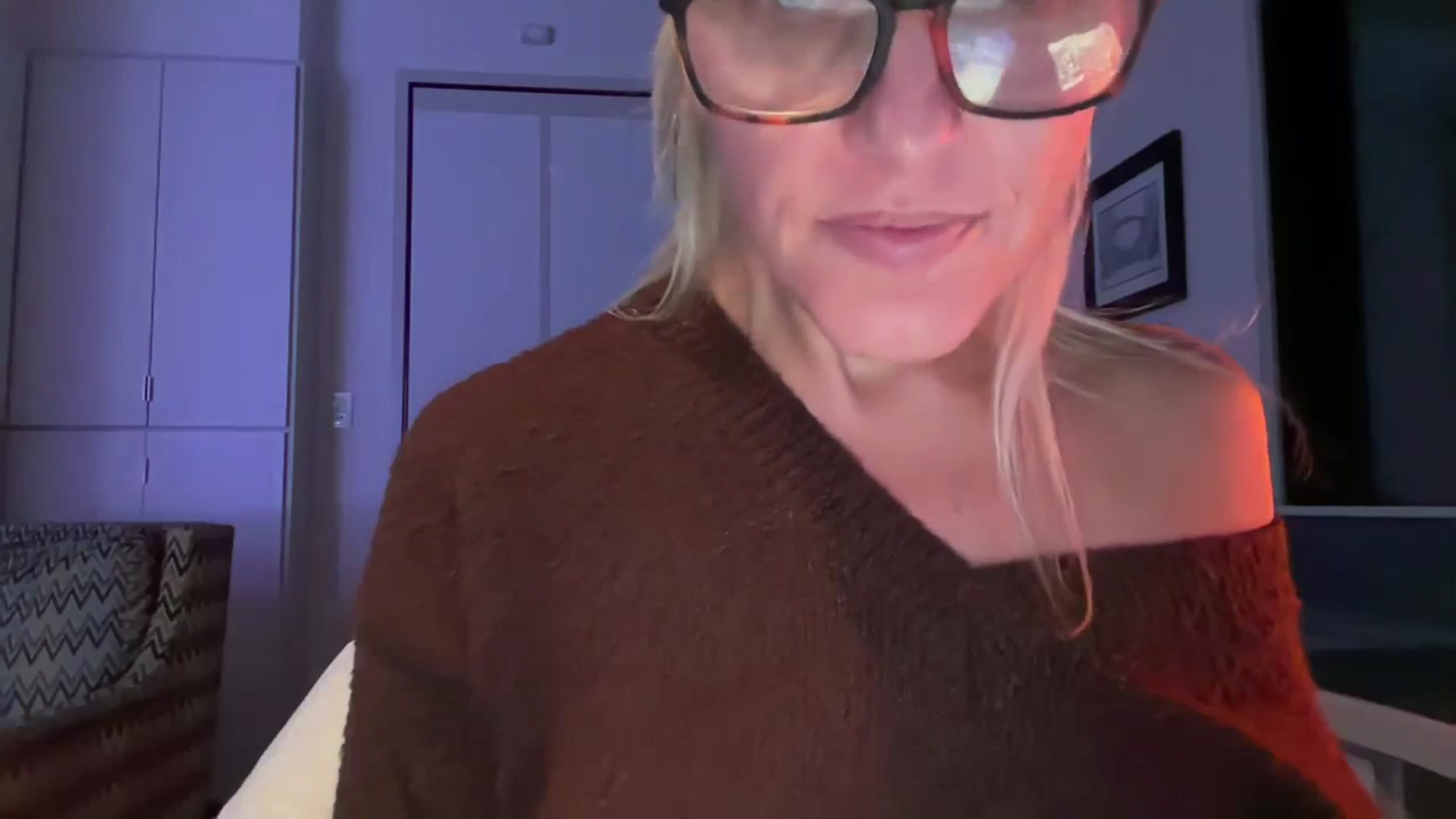 Gallery image thumbnail from jadeandpearls's myfreecams stream on, 01/07/2024, 04:06 image 16 of 20