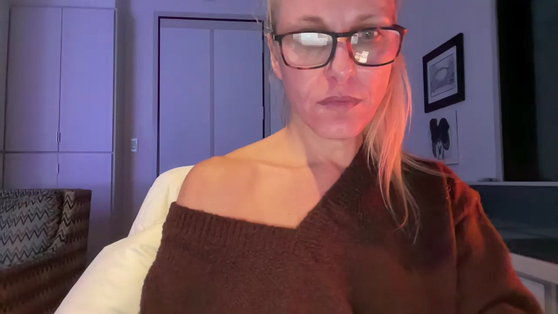 Gallery image thumbnail from jadeandpearls's myfreecams stream on, 01/07/2024, 04:06 image 9 of 20