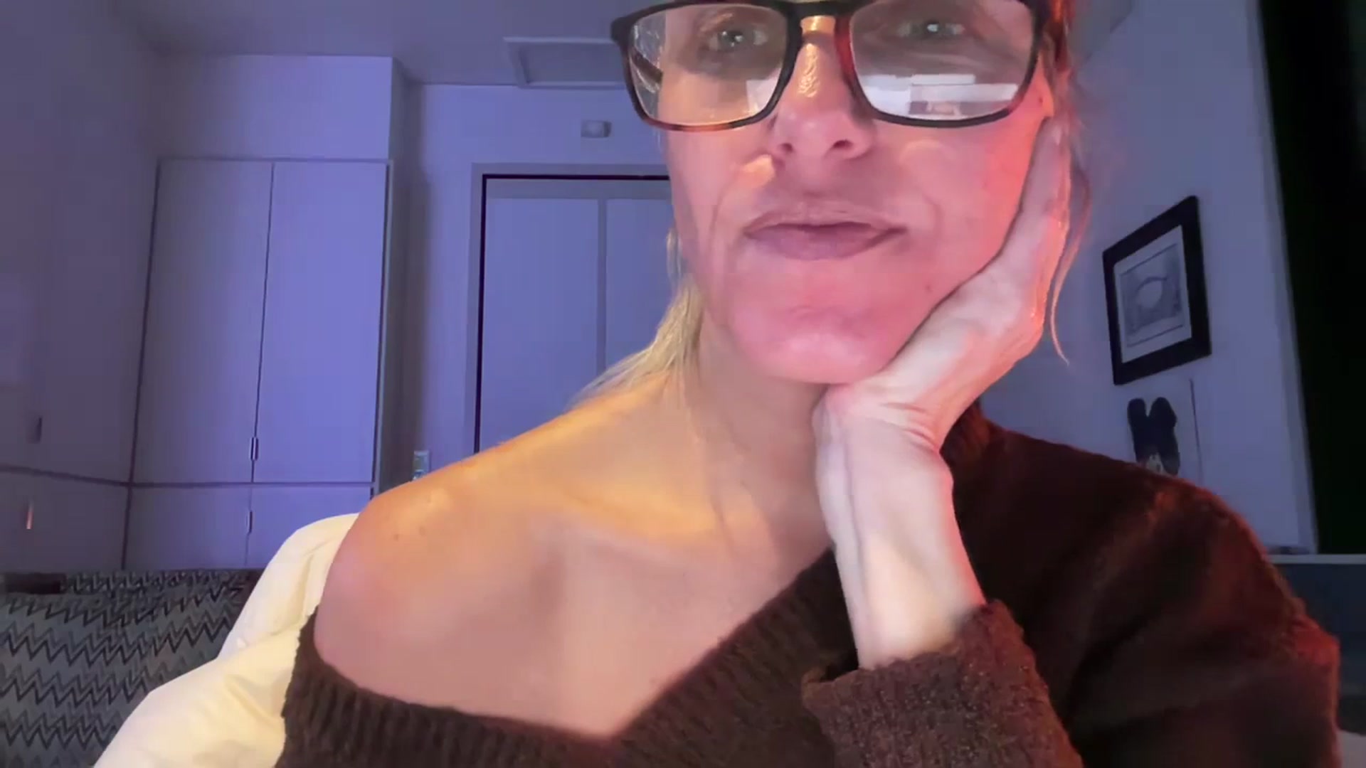 Gallery image thumbnail from jadeandpearls's myfreecams stream on, 01/07/2024, 04:06 image 3 of 20