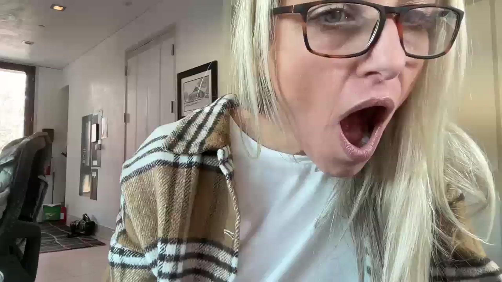 Gallery image thumbnail from jadeandpearls's myfreecams stream on, 01/20/2024, 22:23 image 8 of 20