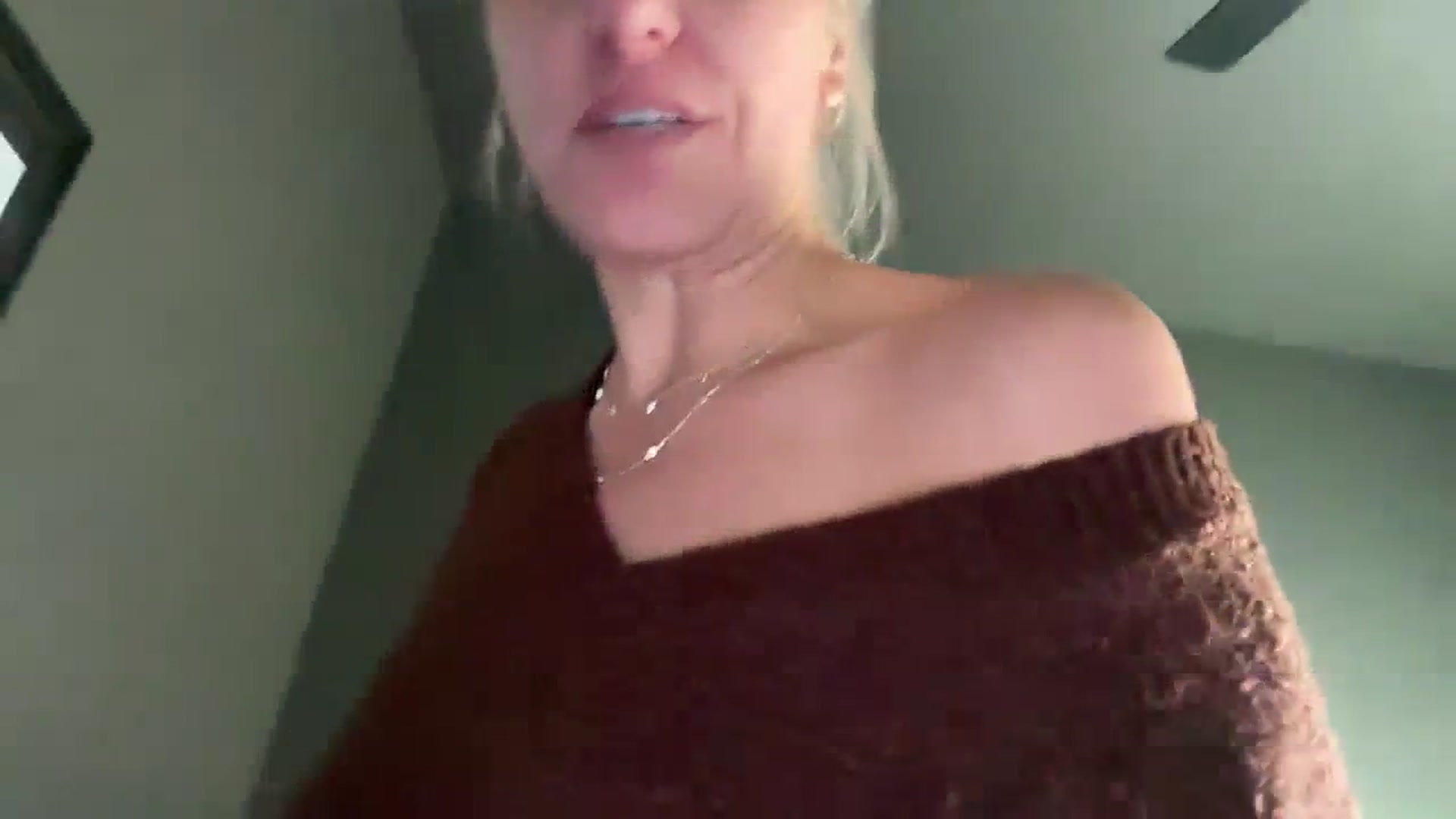 Gallery image thumbnail from jadeandpearls's myfreecams stream on, 01/28/2024, 22:40 image 19 of 20
