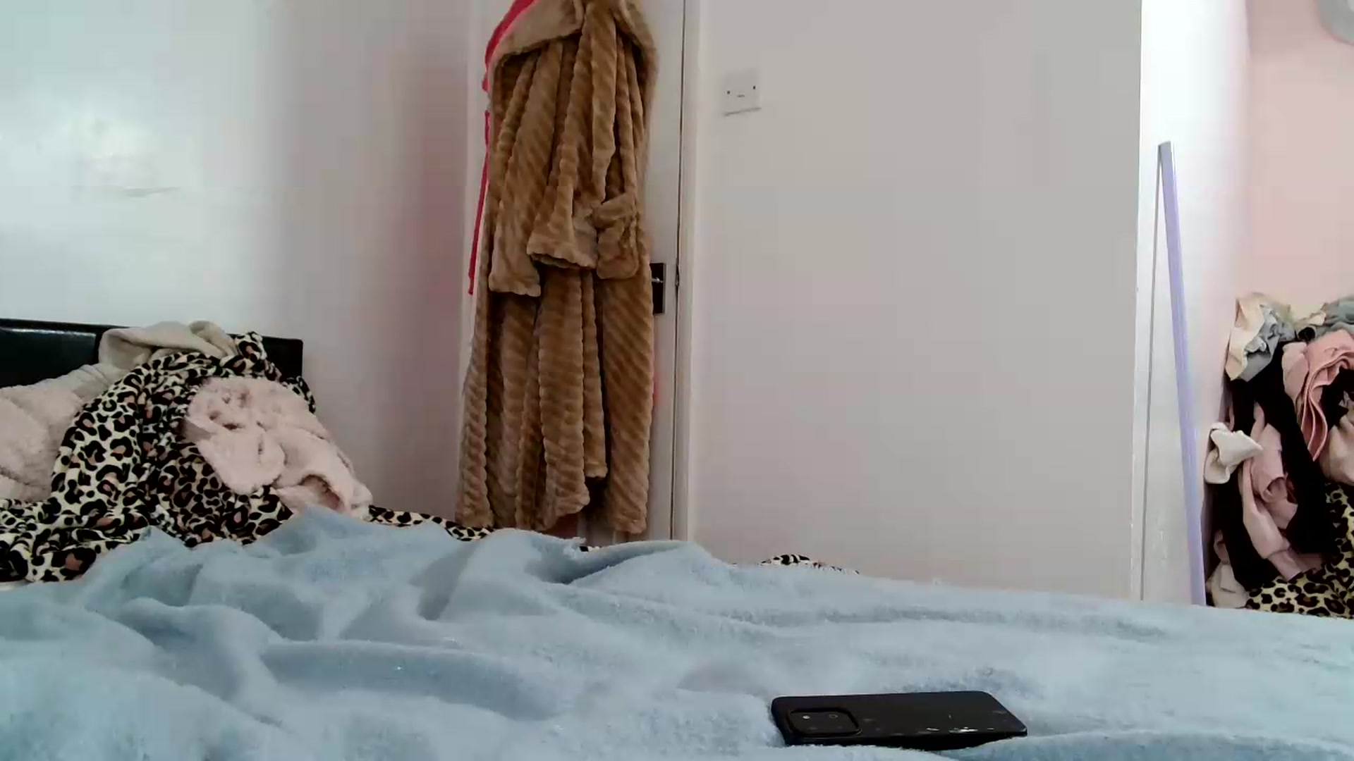 Gallery image thumbnail from jadelee8's myfreecams stream on, 06/15/2026, 16:56 image 18 of 20
