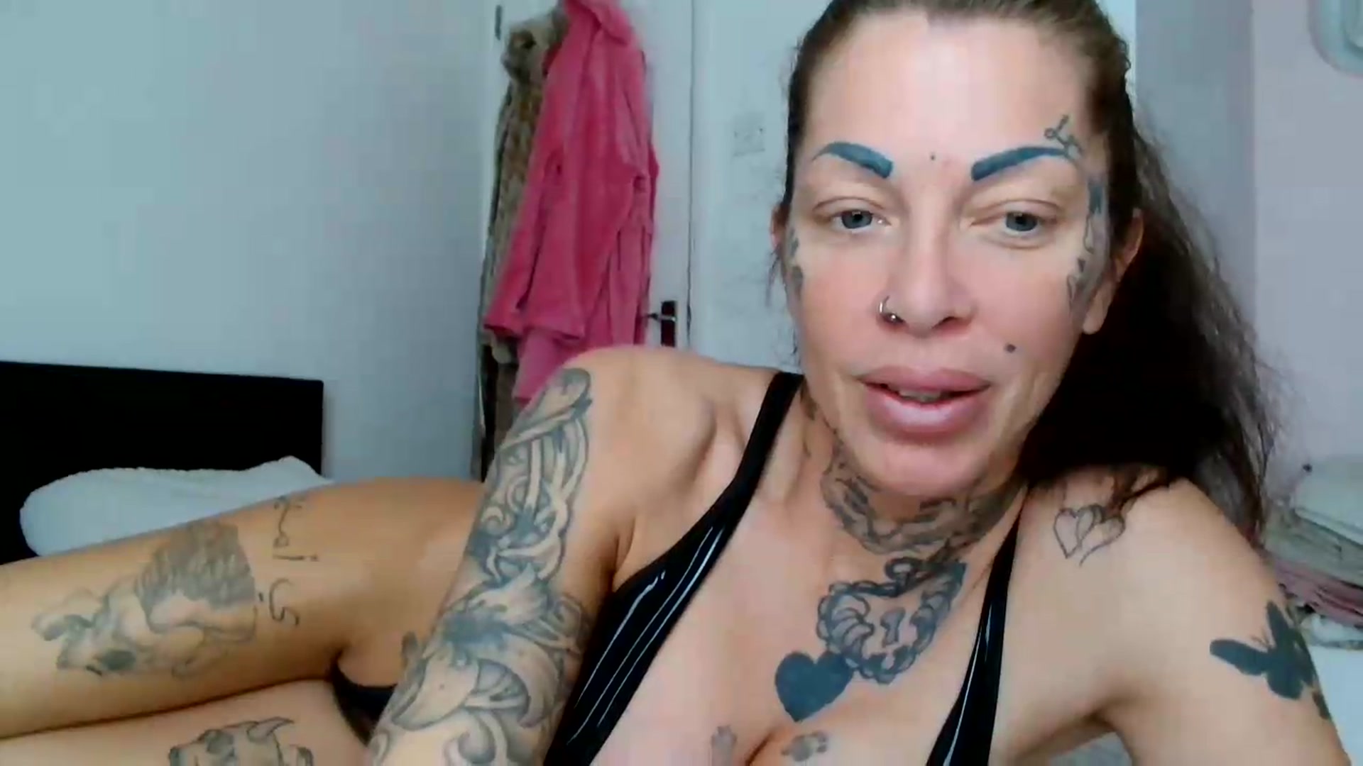 Gallery image thumbnail from jadelee8's myfreecams stream on, 06/25/2026, 10:47 image 3 of 20