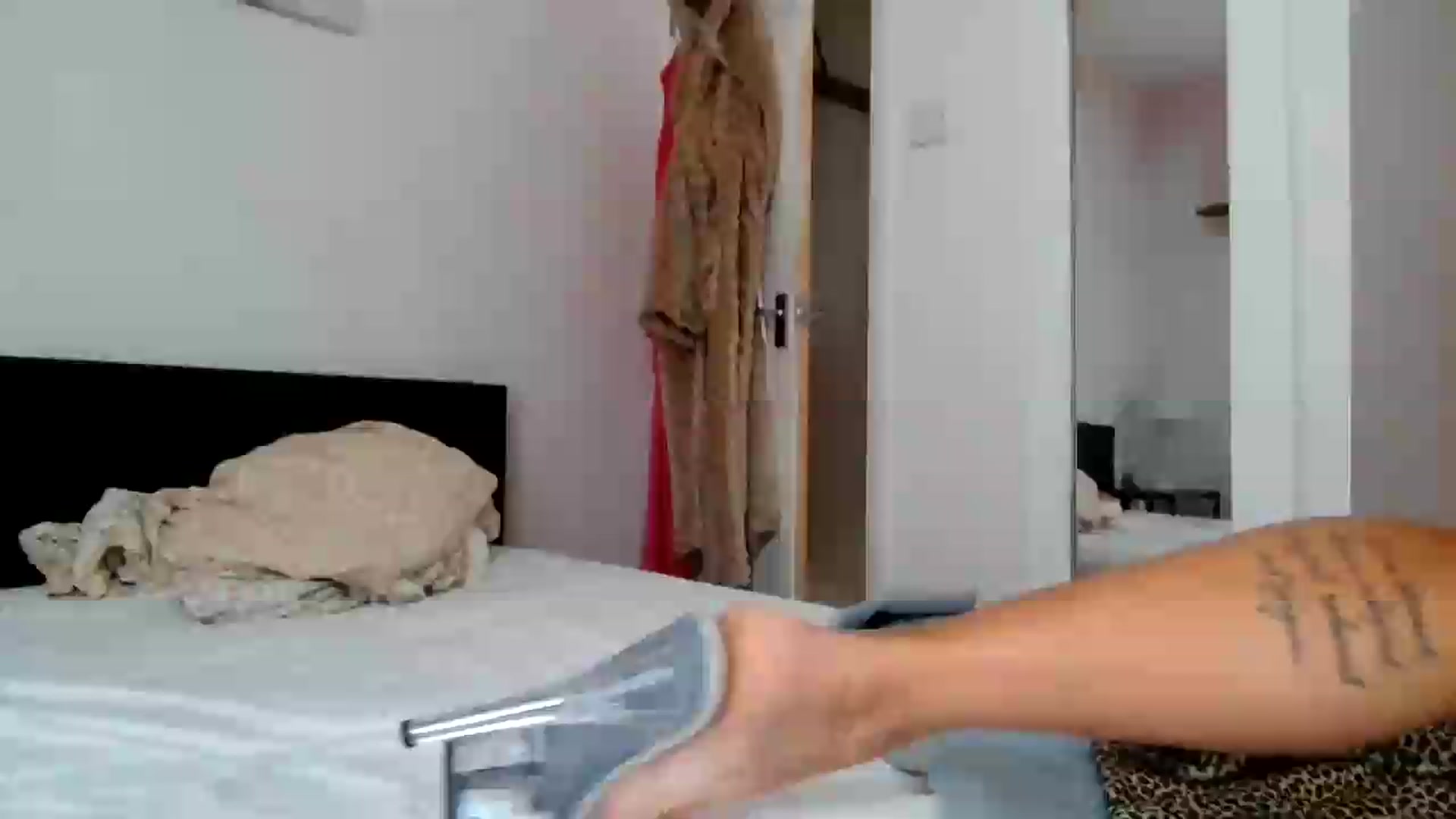 Gallery image thumbnail from jadelee8's myfreecams stream on, 08/10/2026, 14:37 image 7 of 20