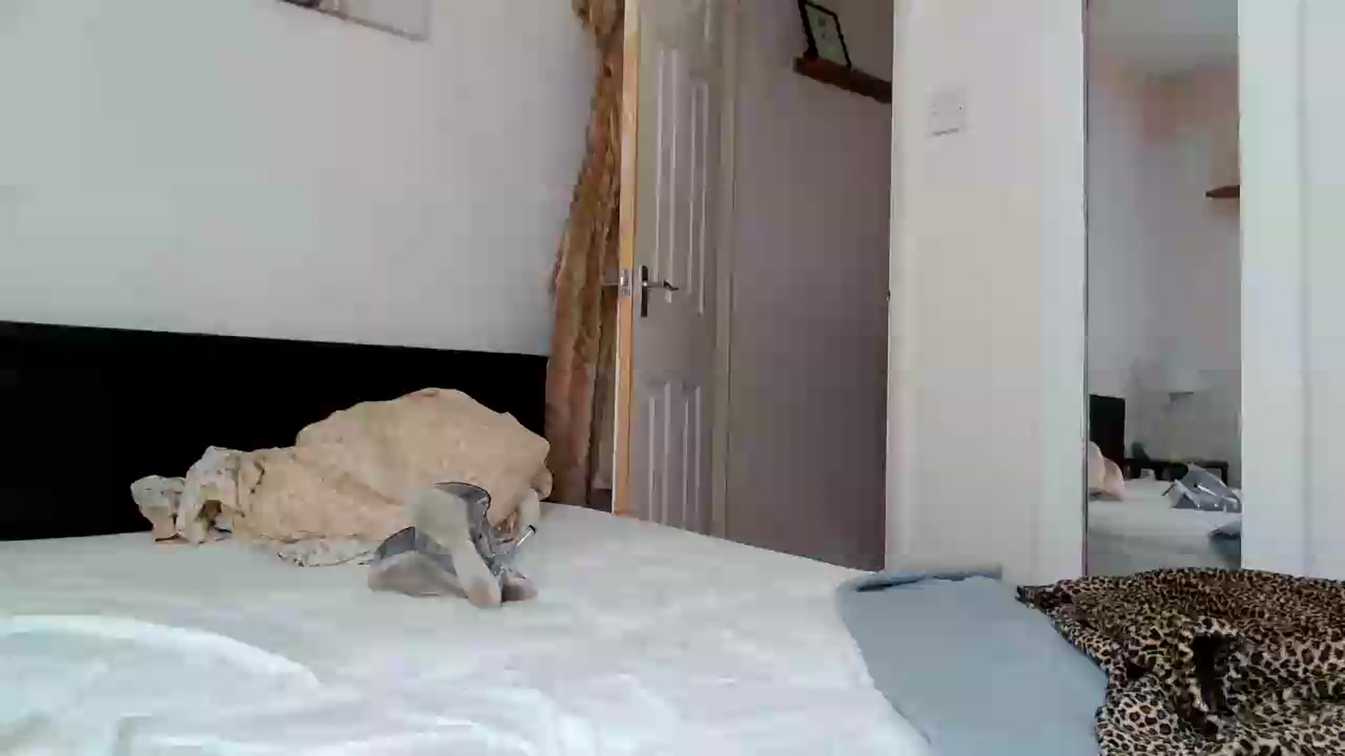 Gallery image thumbnail from jadelee8's myfreecams stream on, 08/10/2026, 15:00 image 9 of 20