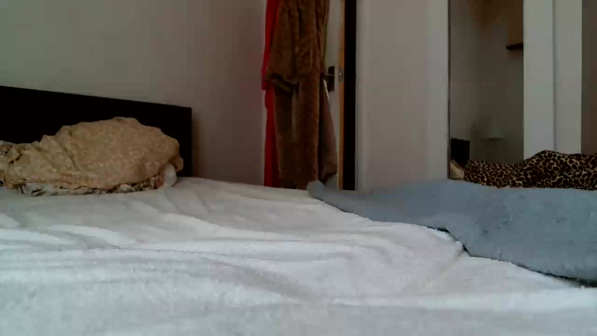 Gallery image thumbnail from jadelee8's myfreecams stream on, 08/10/2026, 18:06 image 13 of 20