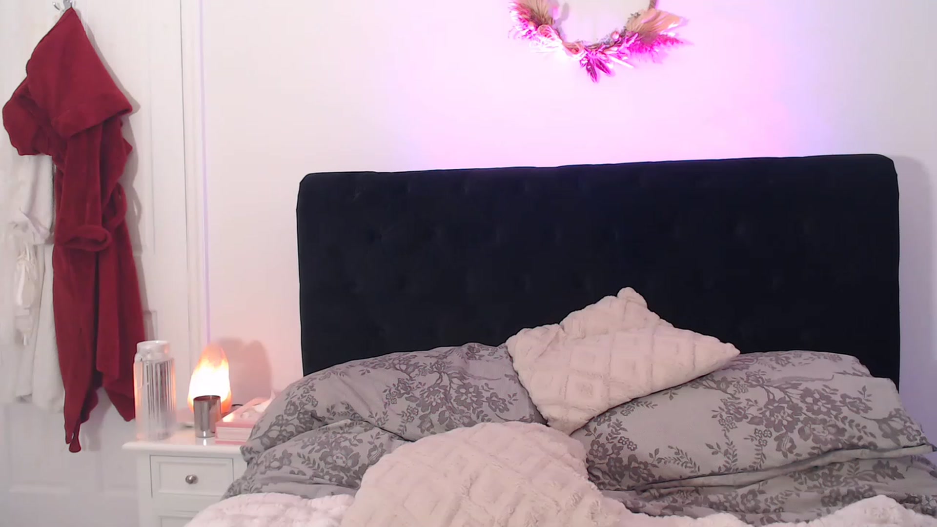 Gallery image thumbnail from jamiejones's myfreecams stream on, 11/30/2022, 23:22 image 20 of 20