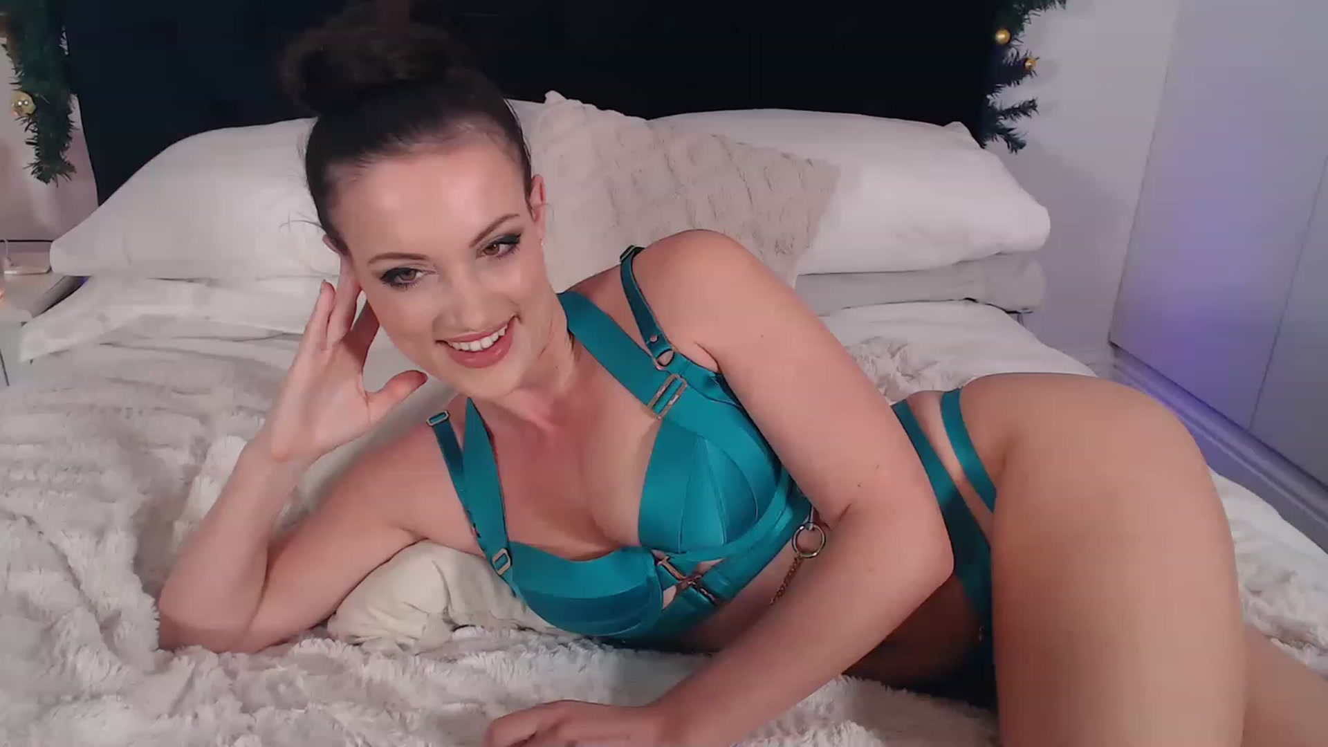 Gallery image thumbnail from jamiejones's myfreecams stream on, 12/09/2022, 24:25 image 18 of 20