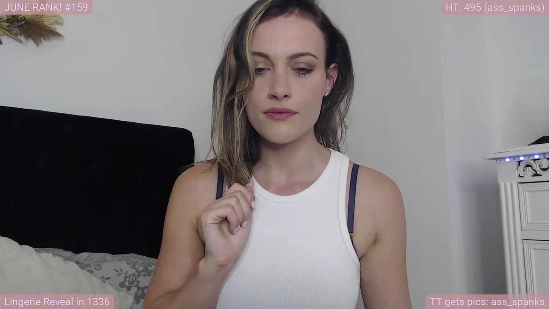 Gallery image thumbnail from jamiejones's myfreecams stream on, 06/26/2023, 24:42 image 8 of 20