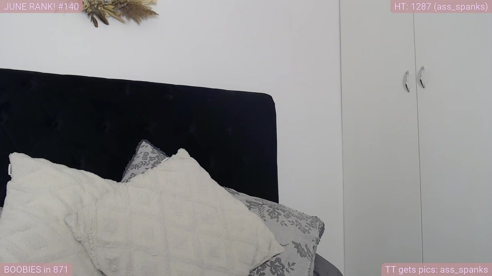 Gallery image thumbnail from jamiejones's myfreecams stream on, 06/26/2023, 23:41 image 19 of 20