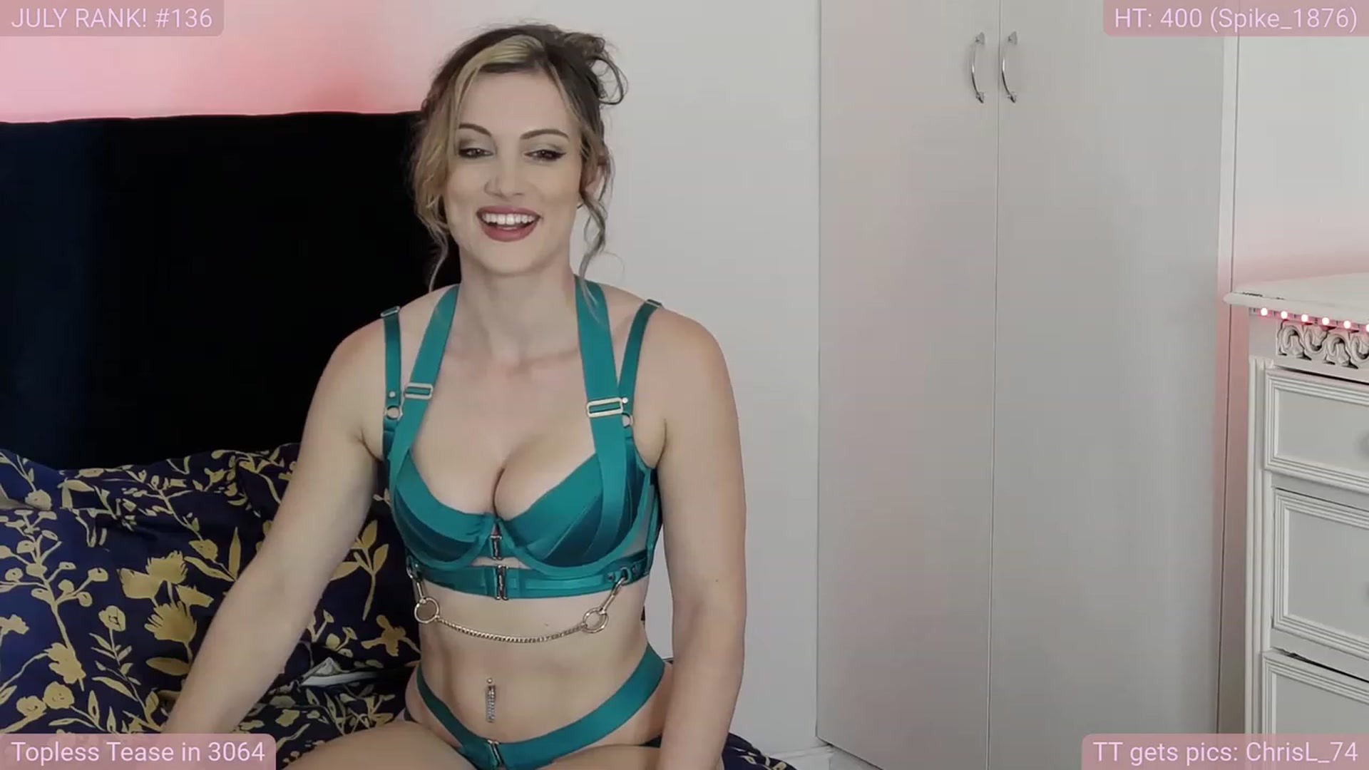 Gallery image thumbnail from jamiejones's myfreecams stream on, 07/10/2023, 22:29 image 12 of 20