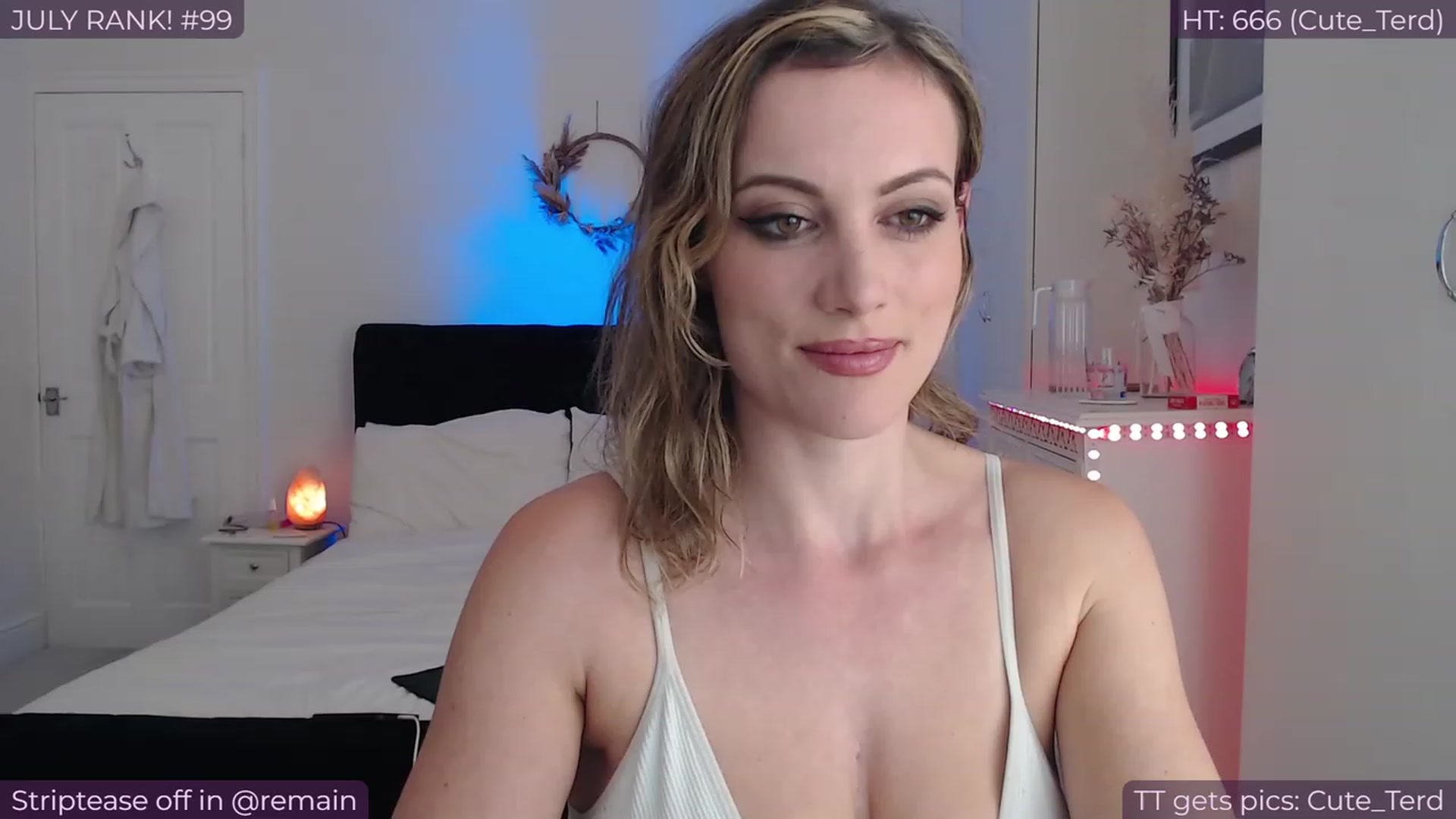 Gallery image thumbnail from jamiejones's myfreecams stream on, 07/20/2023, 01:51 image 17 of 20
