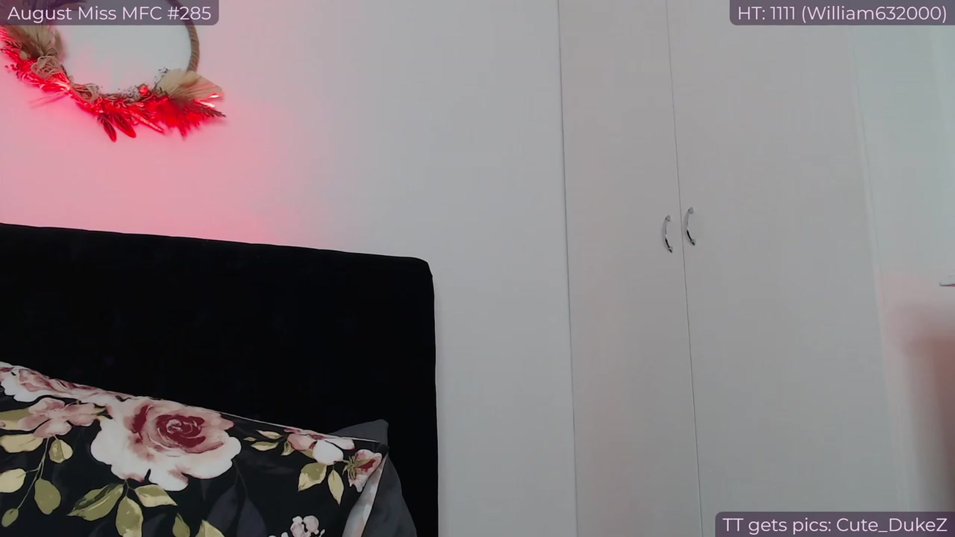 Gallery image thumbnail from jamiejones's myfreecams stream on, 08/14/2023, 23:17 image 10 of 20