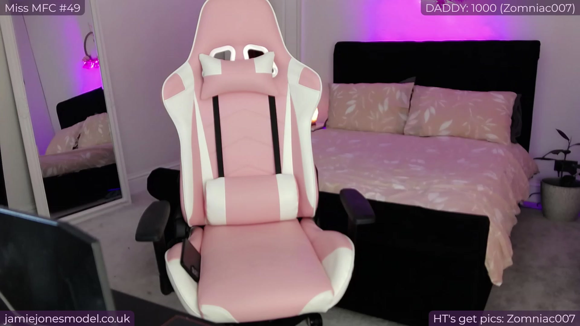 Gallery image thumbnail from jamiejones's myfreecams stream on, 09/14/2023, 14:51 image 12 of 20