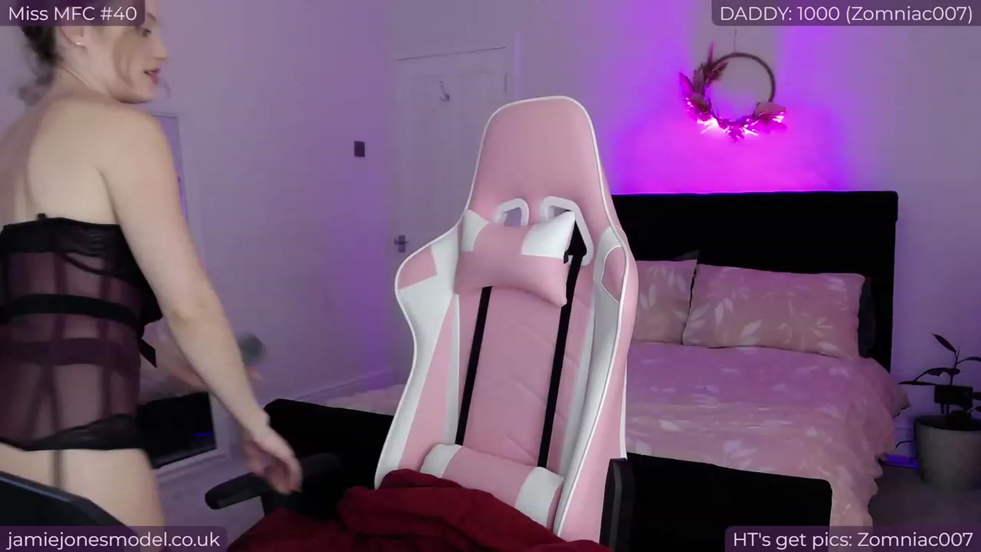 Gallery image thumbnail from jamiejones's myfreecams stream on, 09/14/2023, 17:33 image 16 of 20