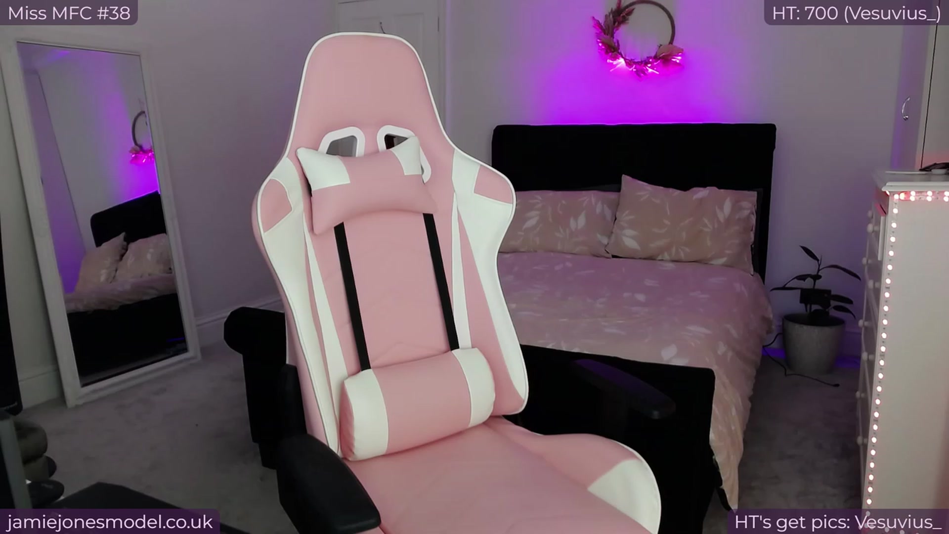 Gallery image thumbnail from jamiejones's myfreecams stream on, 09/15/2023, 15:43 image 20 of 20