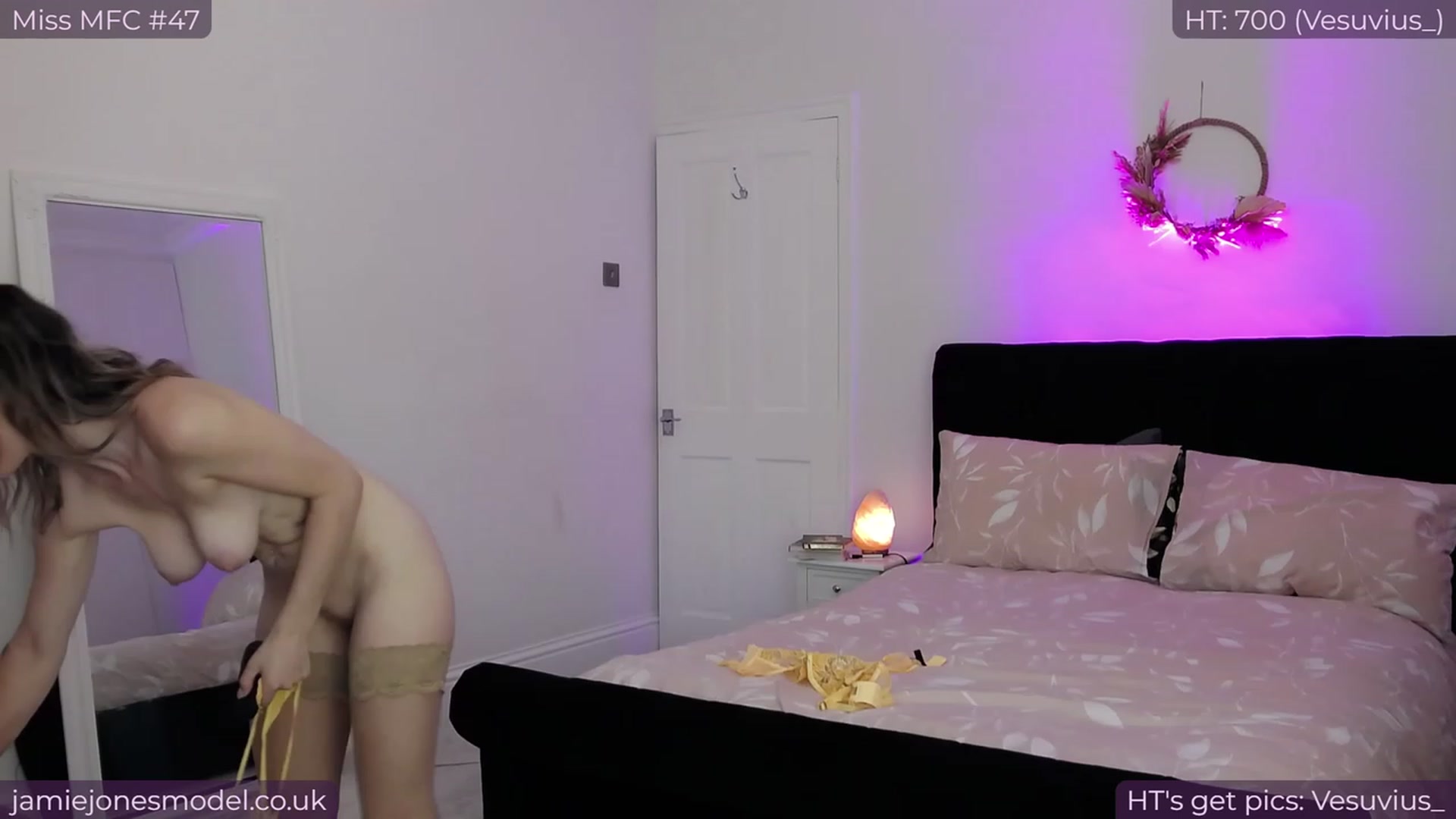 Gallery image thumbnail from jamiejones's myfreecams stream on, 09/19/2023, 12:56 image 17 of 20