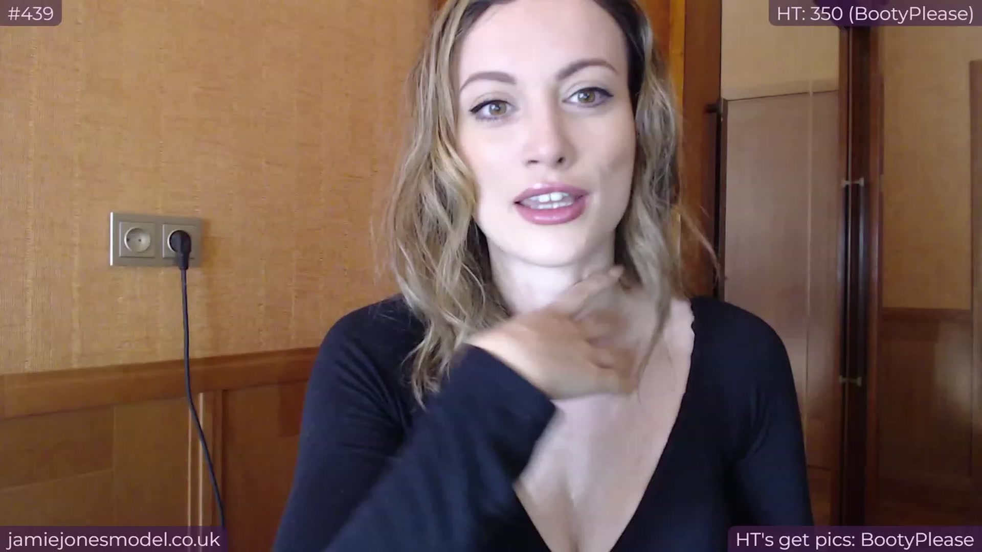 Gallery image thumbnail from jamiejones's myfreecams stream on, 10/04/2023, 12:43 image 12 of 20