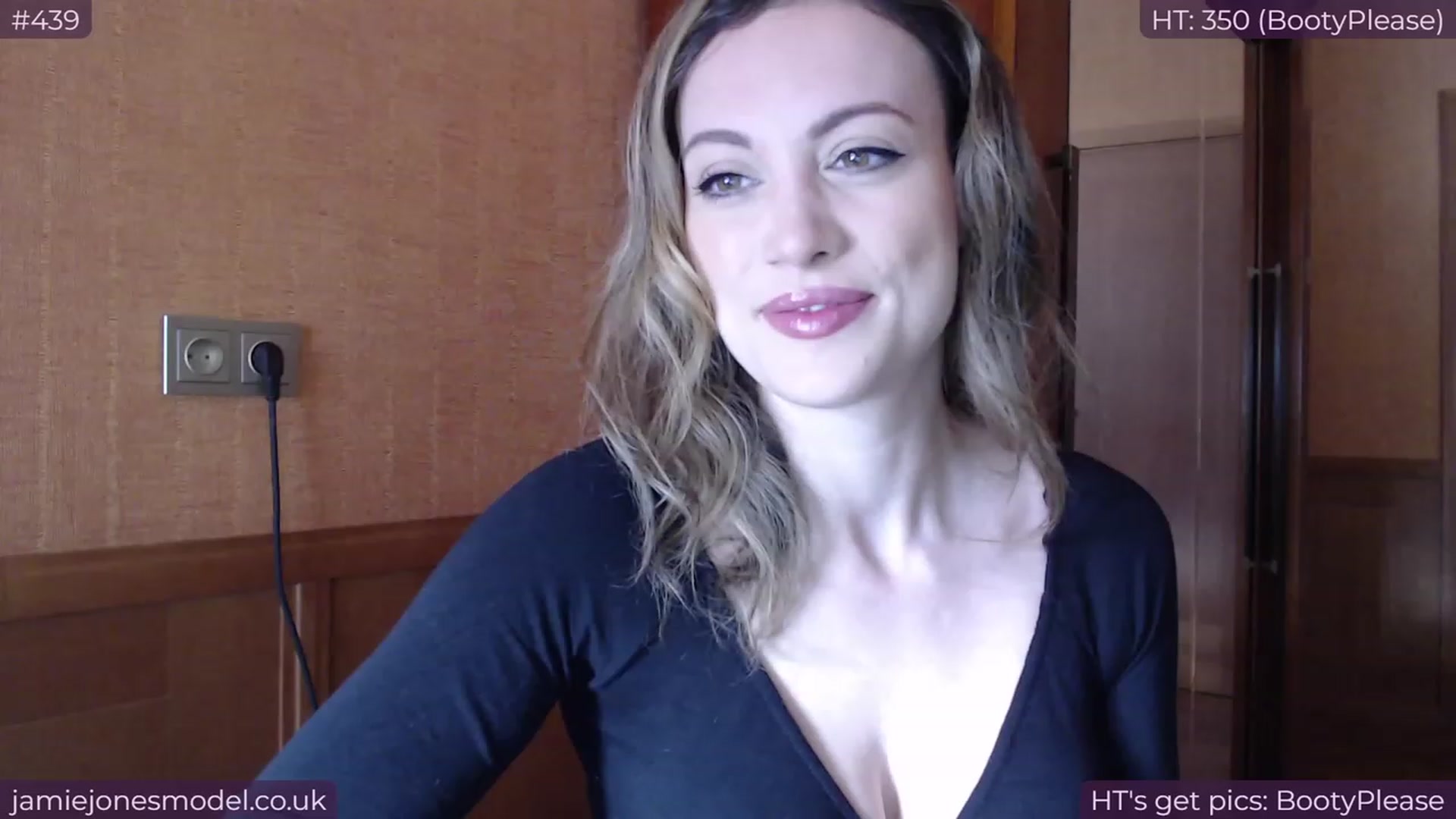 Gallery image thumbnail from jamiejones's myfreecams stream on, 10/04/2023, 12:43 image 13 of 20