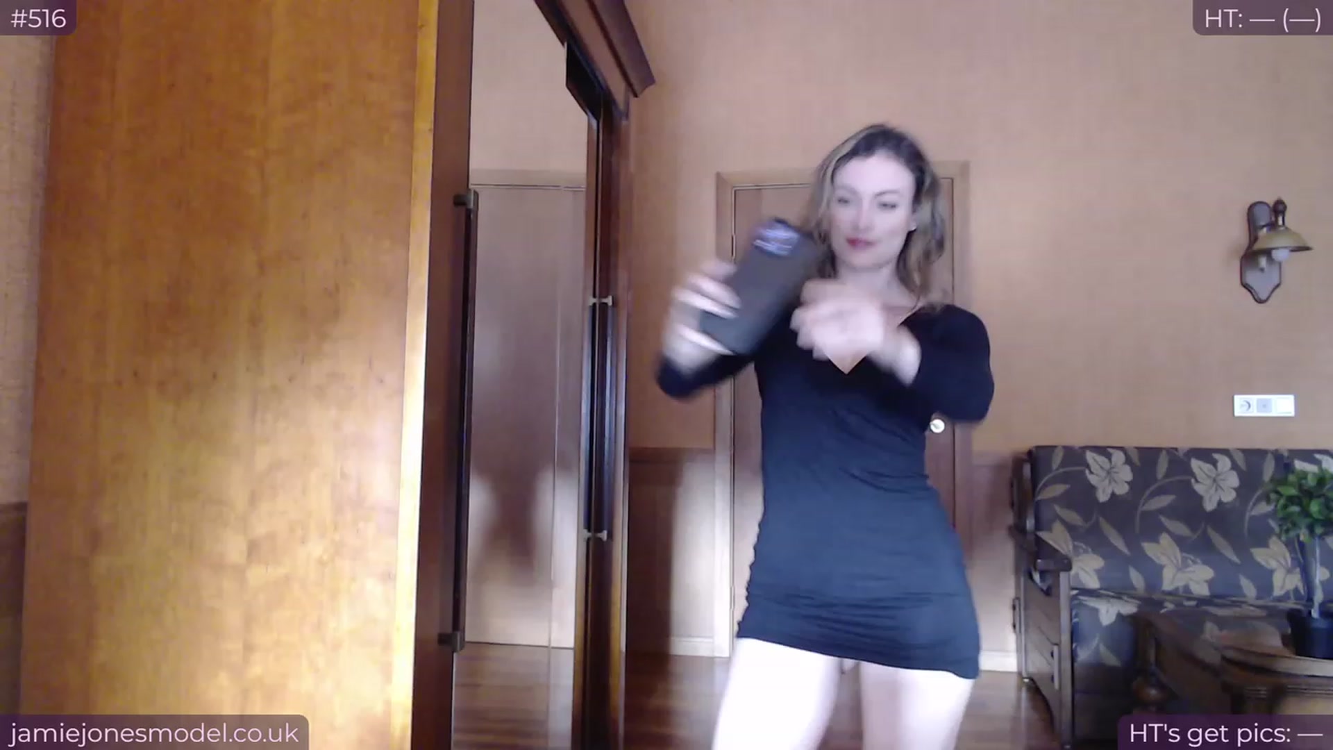 Gallery image thumbnail from jamiejones's myfreecams stream on, 10/04/2023, 12:43 image 2 of 20
