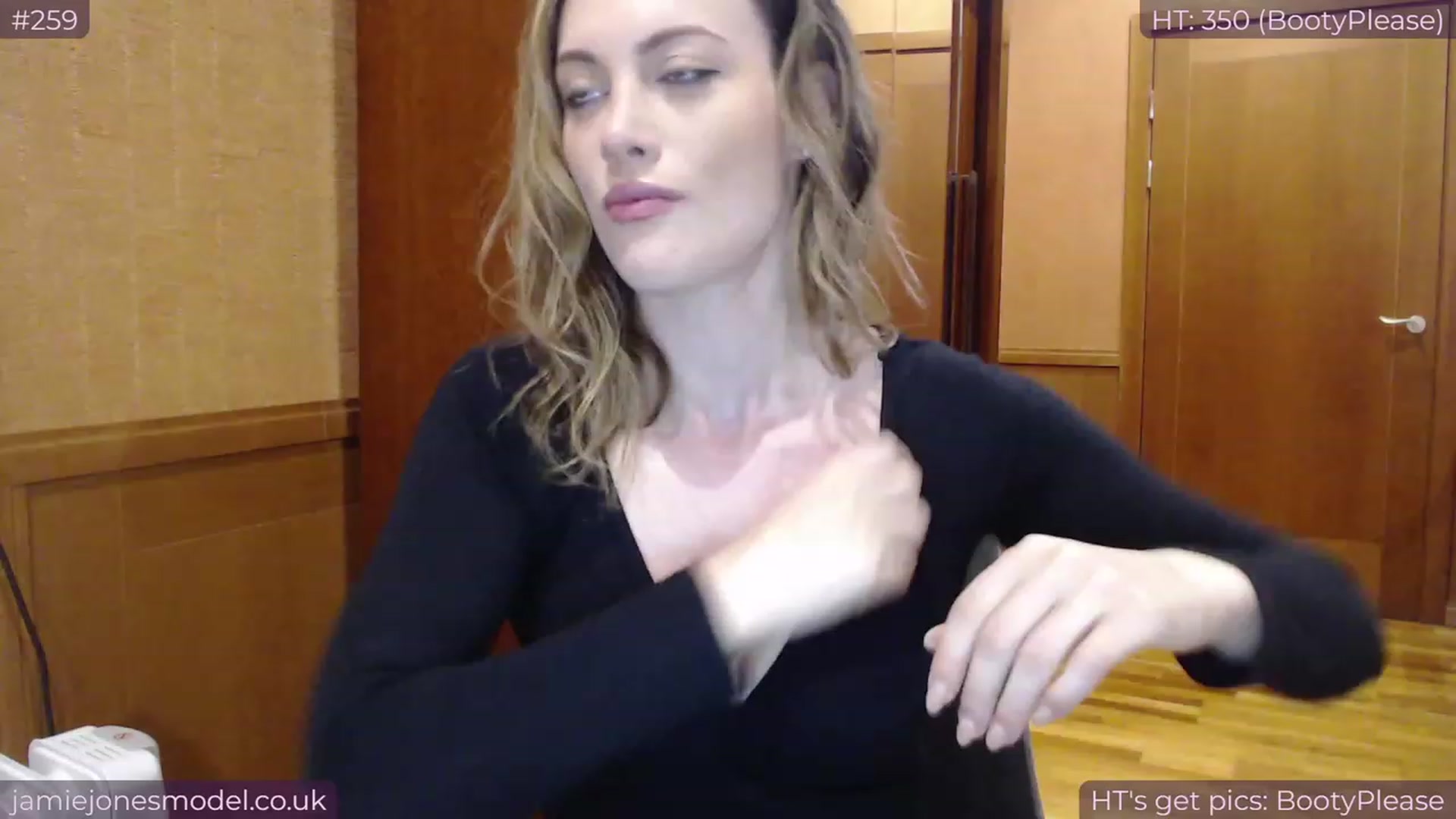 Gallery image thumbnail from jamiejones's myfreecams stream on, 10/04/2023, 16:37 image 5 of 20