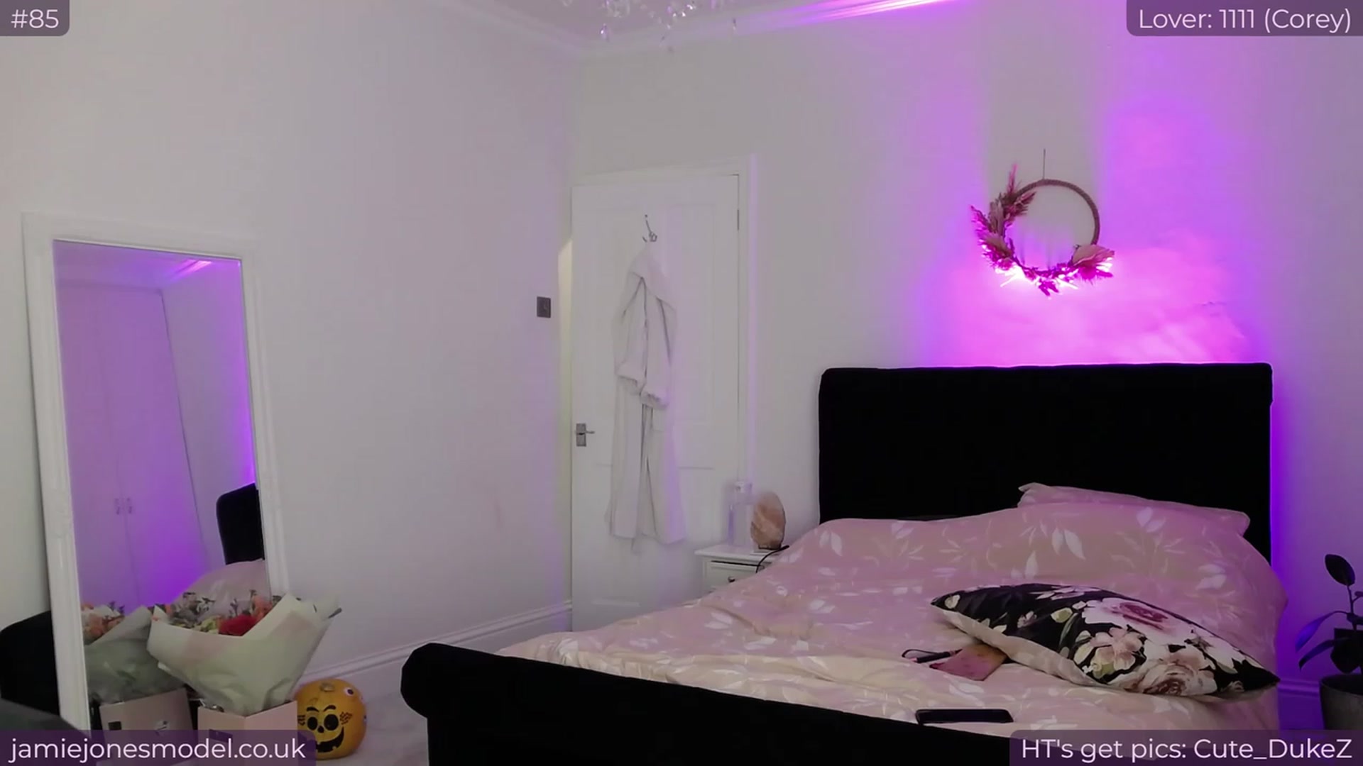 Gallery image thumbnail from jamiejones's myfreecams stream on, 10/23/2023, 18:17 image 16 of 20